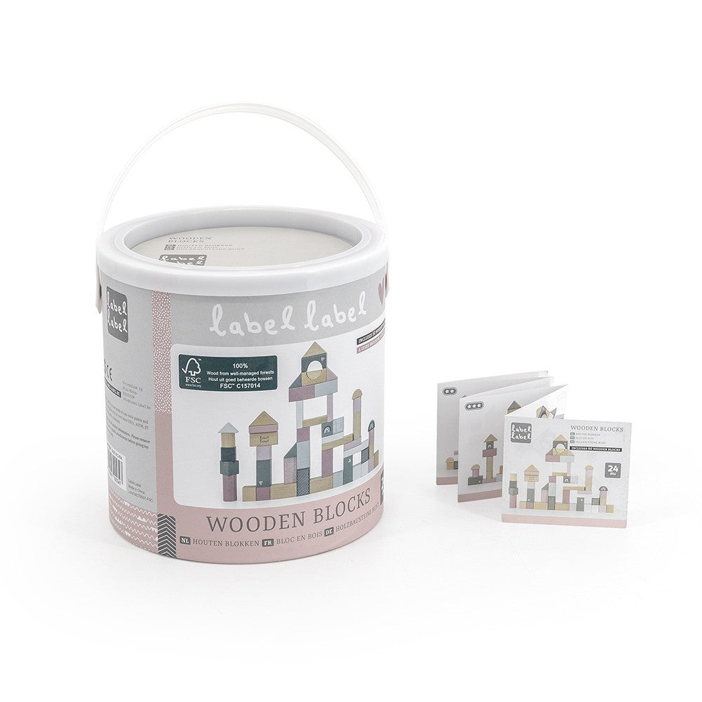 Die Verpackung der Holzbausteine in rosa mit der Anleitung.